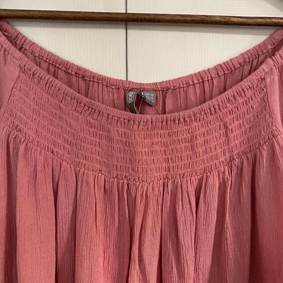 ASOS NWT Pink Off Shoulder Flutter Perforated Sleeve Smocked Crop Top Shirt Sz 6 - Picture 4 of 10
